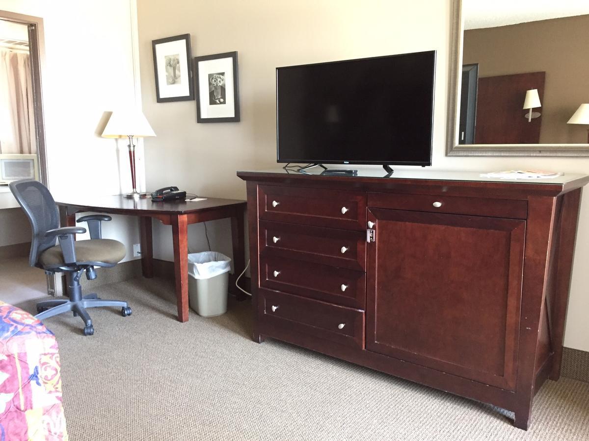 Whitemud Inn Edmonton South Екстер'єр фото